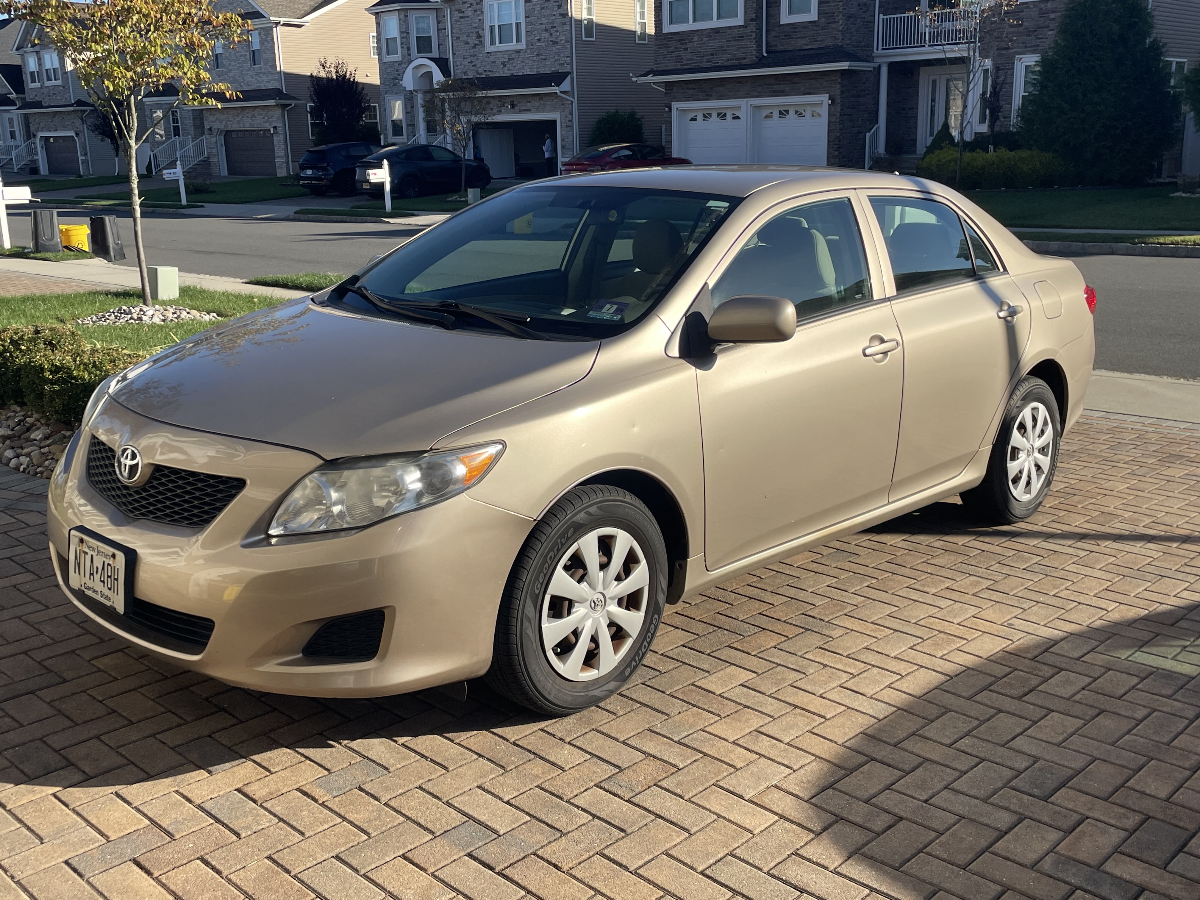 Used 2009 Toyota Corolla LE w/ All Weather Guard Pkg FWD image 1