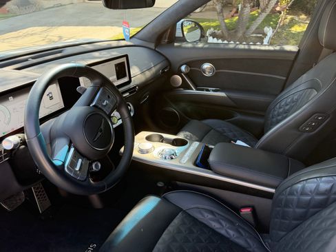 Used 2023 Genesis GV60 Performance AWD/4WD image 10