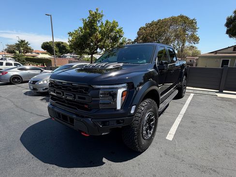 Used 2025 Ford F150 Raptor w/ Equipment Group 803A Raptor R AWD/4WD image 13
