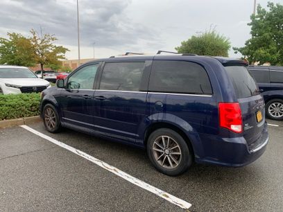 Used 2017 Dodge Grand Caravan SXT