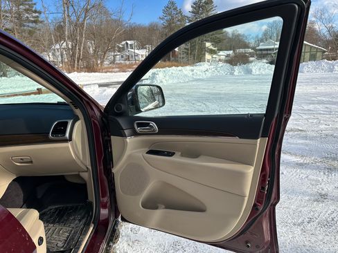 Used 2016 Jeep Grand Cherokee Limited image 22
