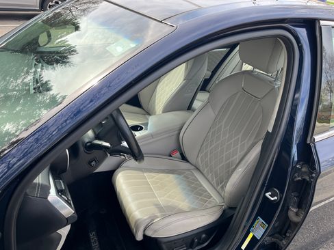 Used 2019 Genesis G70 3.3T Advanced w/ Prestige Package image 11