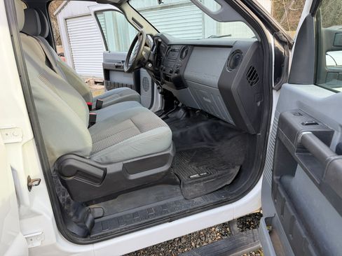 Used 2016 Ford F250 XL w/ Power Equipment Group image 8