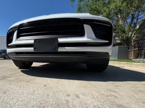 Used 2022 Porsche Macan AWD/4WD image 4