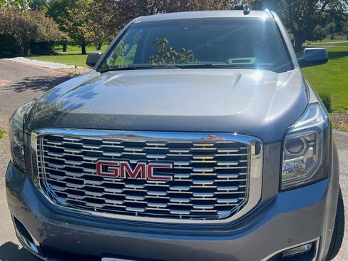 Used 2019 GMC Yukon XL Denali w/ Denali Ultimate Package AWD/4WD image 4