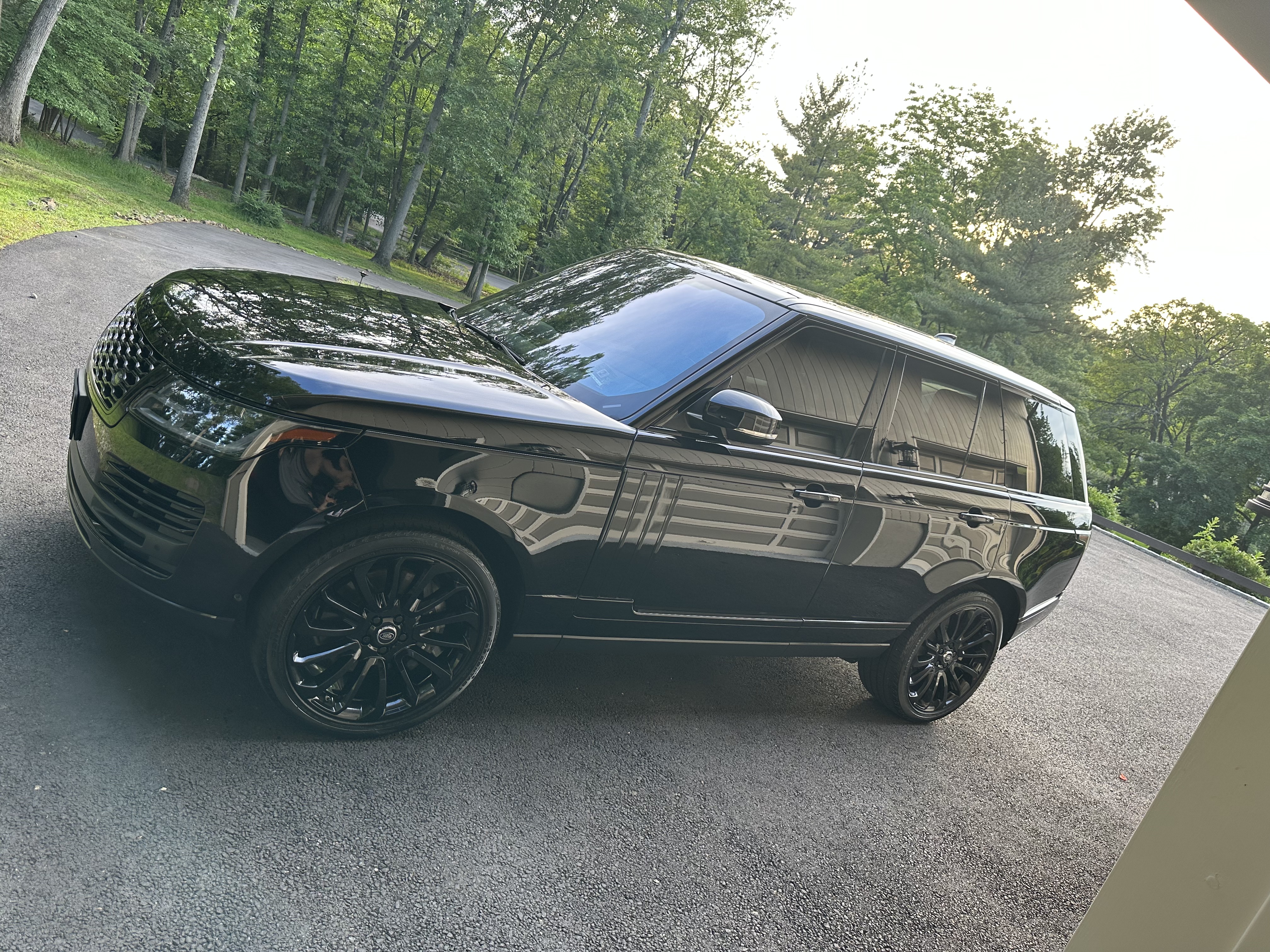Used 2018 Land Rover Range Rover HSE AWD/4WD image 4