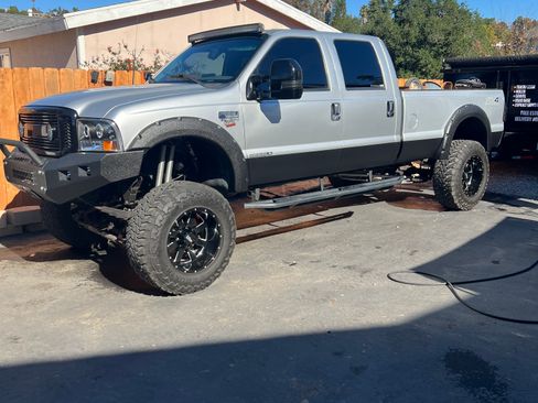 Used 2001 Ford F350 4x4 Crew Cab Super Duty image 1