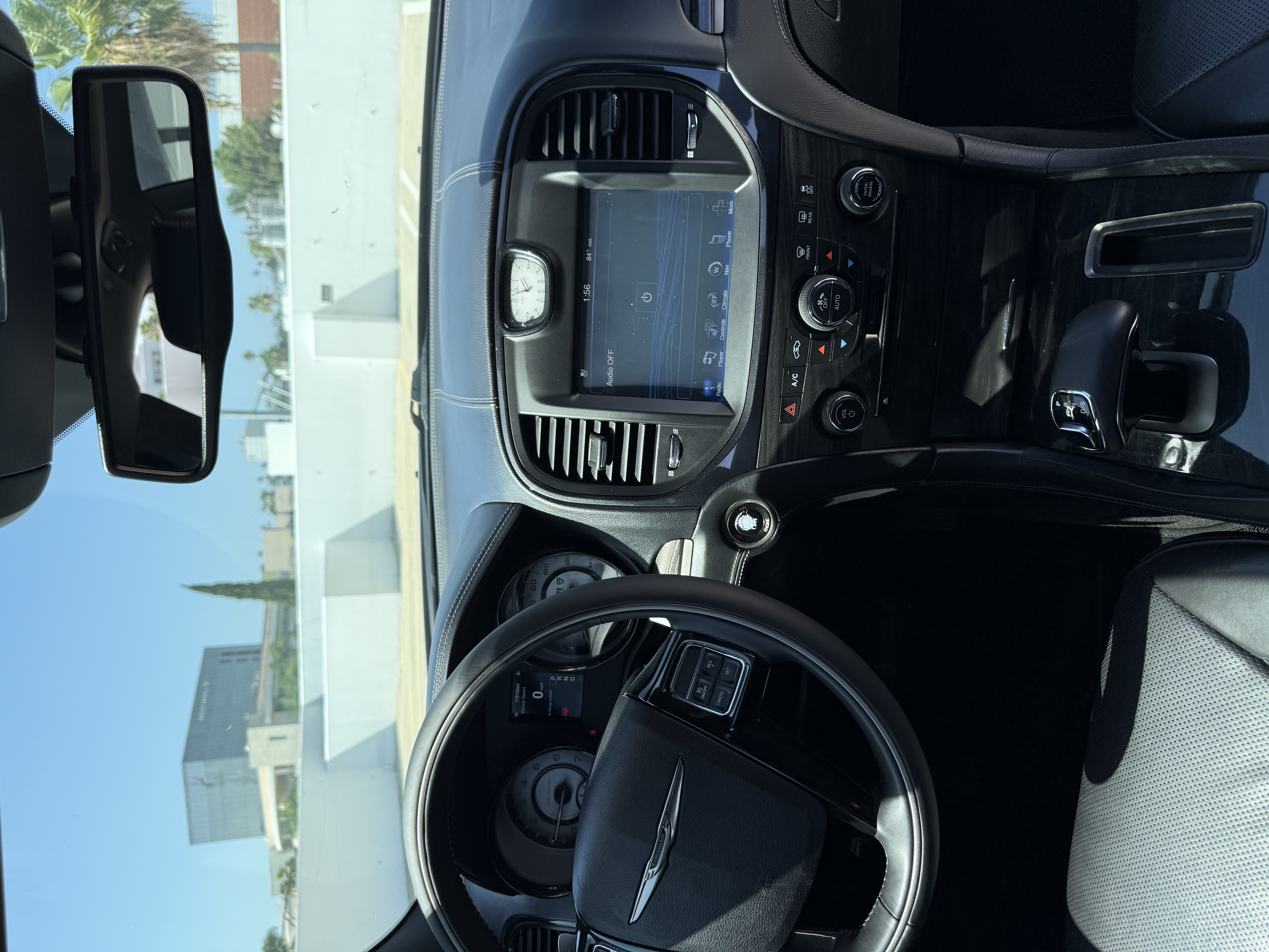 Used 2014 Chrysler 300 C RWD image 10