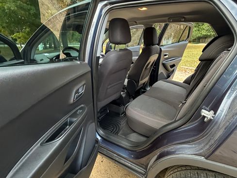 Used 2018 Chevrolet Trax LS image 14