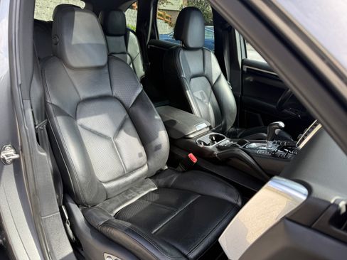 Used 2012 Porsche Cayenne S image 10