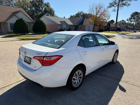 Used 2017 Toyota Corolla LE image 6