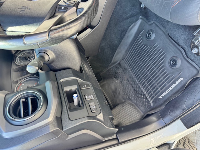 Used 2016 Toyota Tacoma TRD Sport AWD/4WD image 20