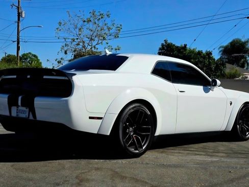 Used 2018 Dodge Challenger SRT Hellcat image 4