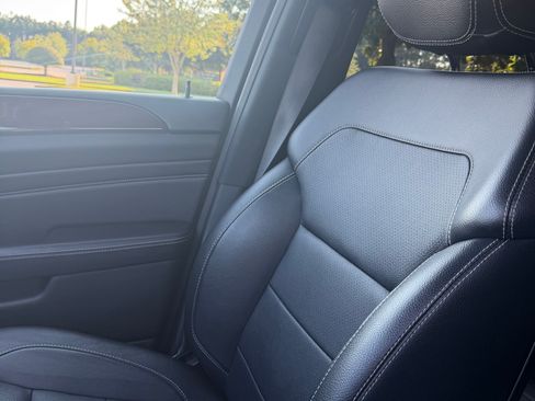 Used 2014 Mercedes-Benz ML 350 BlueTEC 4MATIC image 10