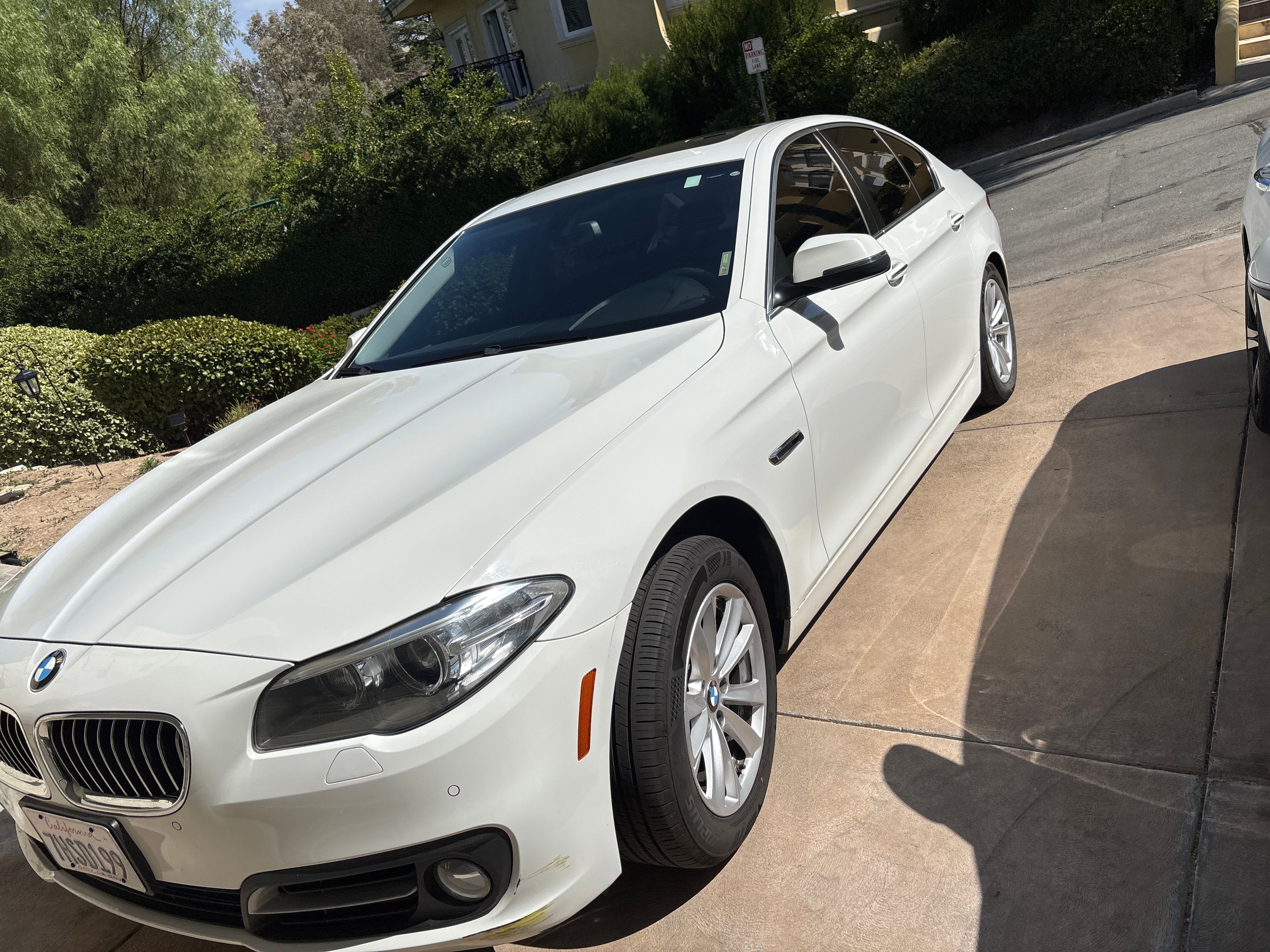 Used 2015 BMW 528i Sedan RWD image 1
