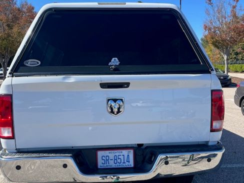 Used 2017 RAM 2500 SLT w/ Luxury Group image 16