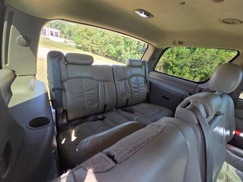 Used 2003 Chevrolet Tahoe Z71 image 6