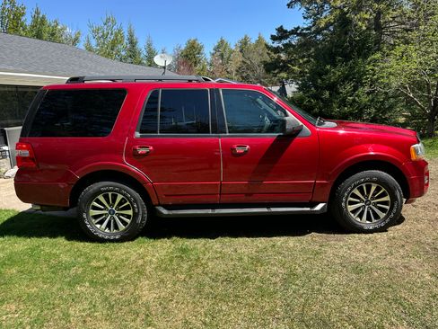 Used 2017 Ford Expedition XLT AWD/4WD image 6