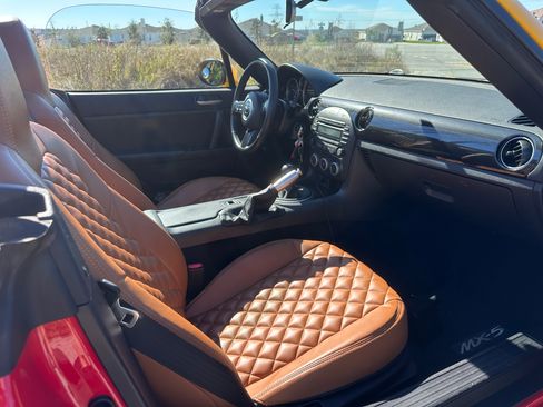 Used 2013 MAZDA MX-5 Miata Sport image 13
