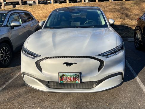 Used 2021 Ford Mustang Mach-E Select w/ Comfort/Appearance Package image 4