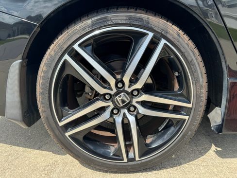 Used 2017 Honda Accord Sport image 21
