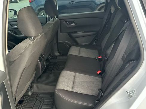 Used 2025 Nissan Rogue SV image 15