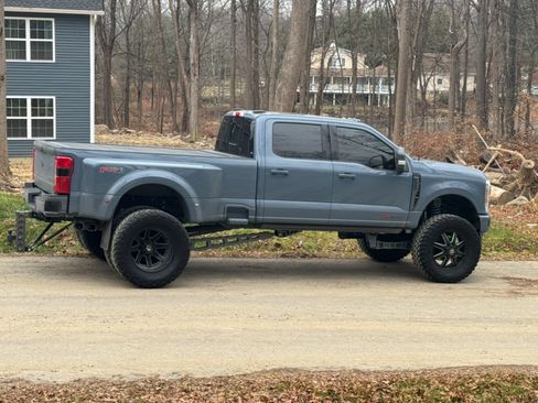 Used 2023 Ford F350 Lariat w/ Lariat Ultimate Package image 5