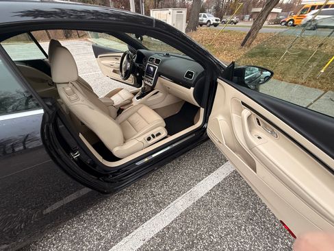 Used 2014 Volkswagen Eos Executive image 14