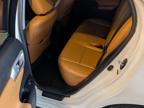 Used 2013 Lexus CT 200h image 10