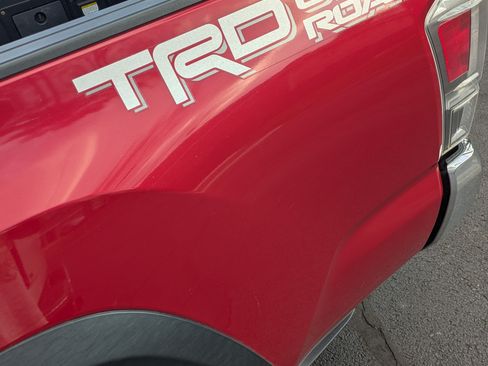 Used 2020 Toyota Tacoma TRD Off-Road image 4