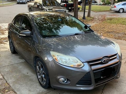 Used 2014 Ford Focus SE w/ Equipment Group 201A image 9