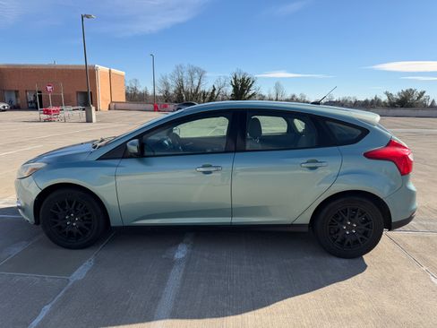 Used 2012 Ford Focus SE image 1