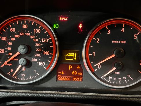 Used 2006 BMW 325i Sedan image 10