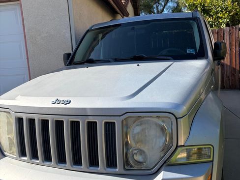 Used 2009 Jeep Liberty Sport w/ Popular Equipment Group image 4