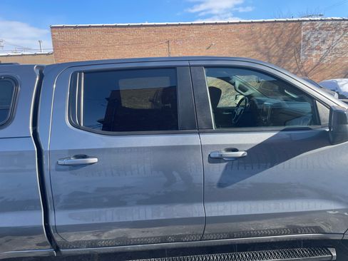 Used 2021 Chevrolet Silverado 1500 RST w/ Z71 Off-Road Package image 4