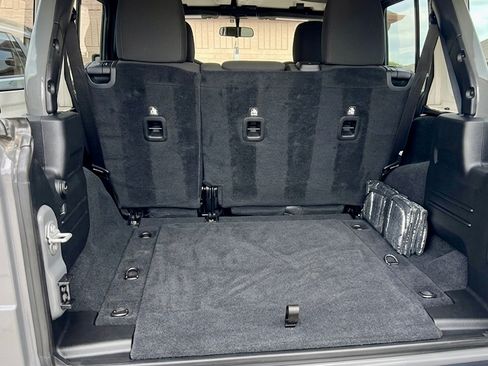 Used 2019 Jeep Wrangler Unlimited Sport S AWD/4WD image 11