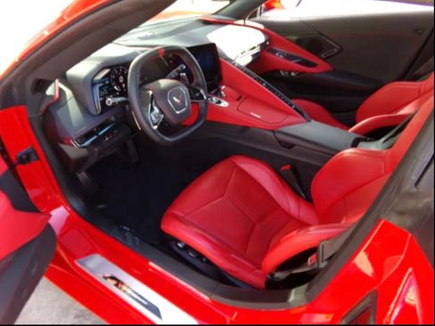 Used 2025 Chevrolet Corvette Stingray Preferred Cpe w/ Z51 Performance Package image 4