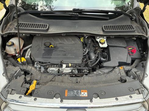 Used 2017 Ford Escape SE w/ SE Leather Comfort Package image 14