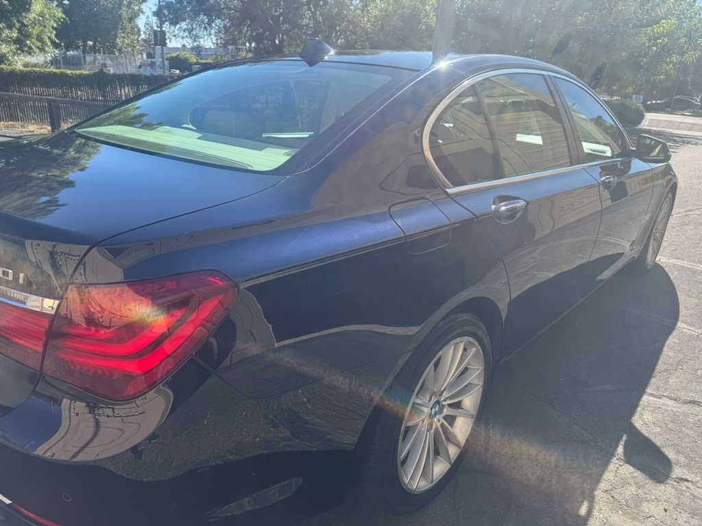 Used 2015 BMW 750i RWD image 10