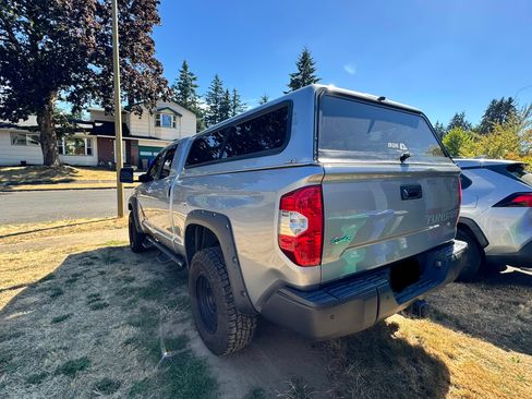 Used 2016 Toyota Tundra Limited w/ Limited Premium Package AWD/4WD image 8