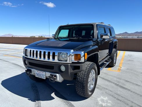 Used 2009 HUMMER H3 Alpha image 4