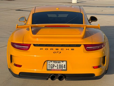 Used 2015 Porsche 911 GT3 RWD image 9