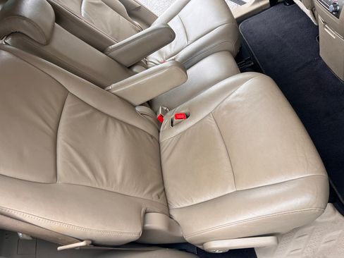 Used 2011 Toyota Highlander SE image 21