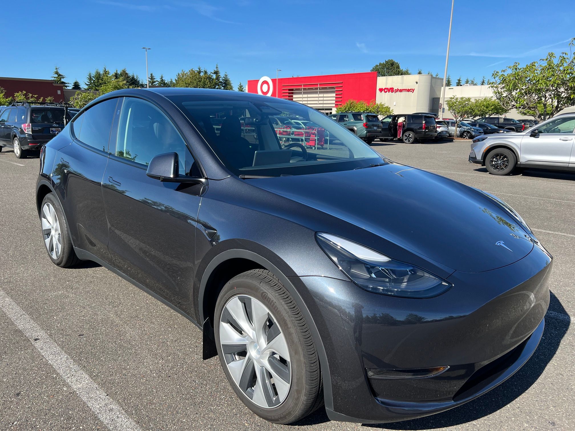 Used 2024 Tesla Model Y 2WD image 4