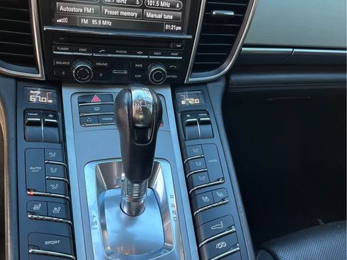 Used 2011 Porsche Panamera Turbo image 5