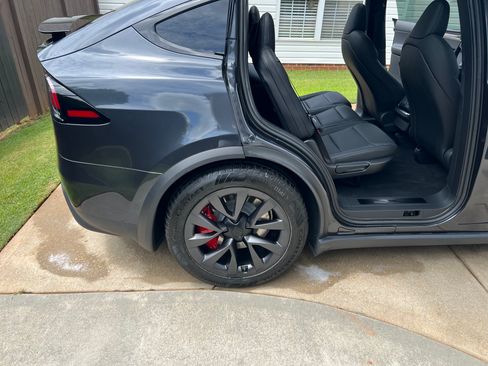 Used 2025 Tesla Model X AWD/4WD image 15