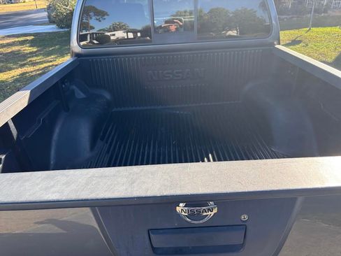 Used 2019 Nissan Frontier SV image 4