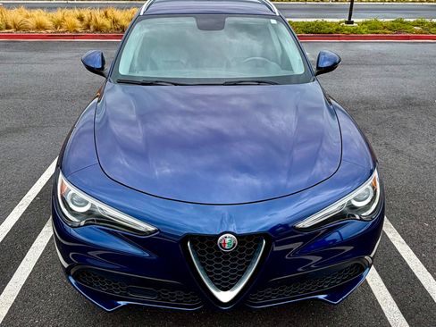 Used 2018 Alfa Romeo Stelvio Ti AWD/4WD image 2
