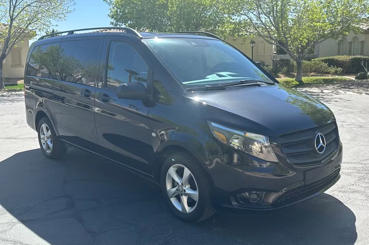 Used 2016 Mercedes-Benz Metris Passenger image 1