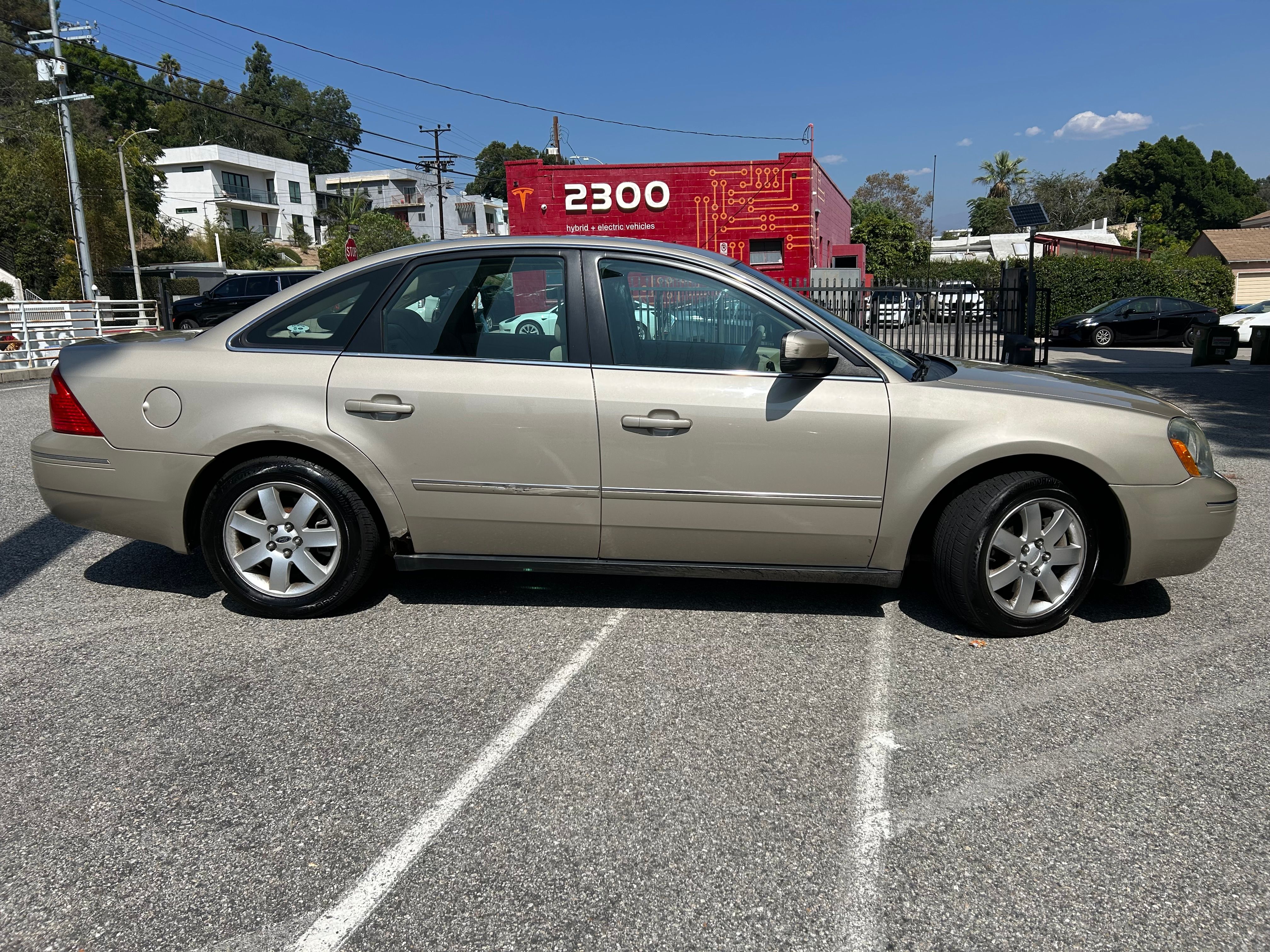 Used 2005 Ford Five Hundred SEL AWD/4WD image 8